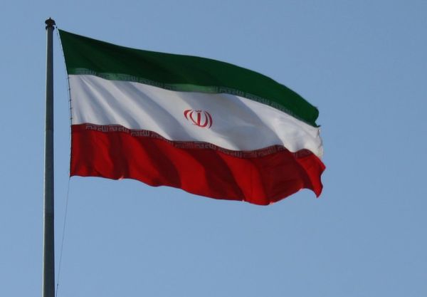 Иран обещает атаковать американских союзников в случае помощи США