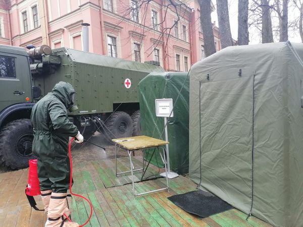 Коронавирус обнаружили у курсантов Военно-медицинской академии в Петербурге