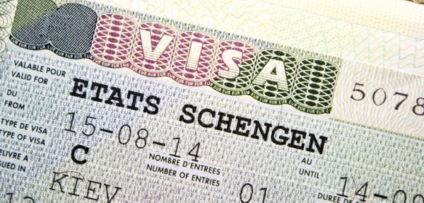 Еврокомиссия изменила правила получения шенгенской визы