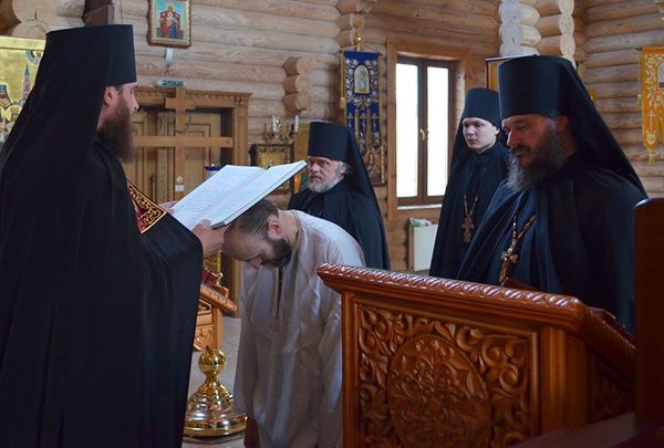 На Украине трёх священников оштрафовали из-за скопления людей в церквях