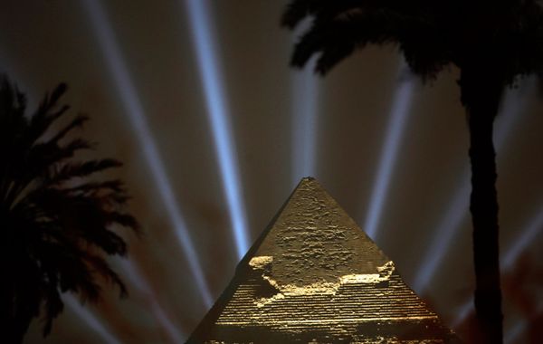 Пришельцы возвели египетские пирамиды? Кемеровчанка узнала тайну их постройки