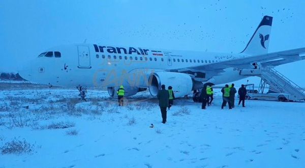 В Иране пассажирский самолёт выкатился за пределы ВПП