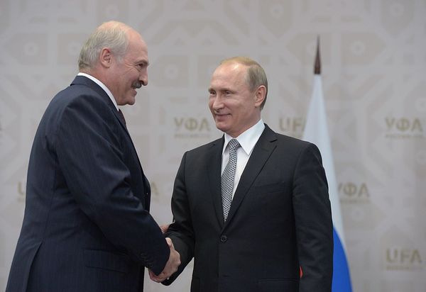 "Момент истины наступил". Лукашенко собирается встретиться с Путиным 7 февраля
