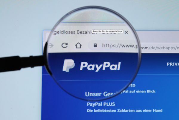 Мошенники украли десятки тысяч евро у пользователей крупнейшей платёжной системы