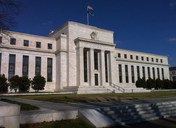 ФРС США снизила ключевую ставку почти до нуля