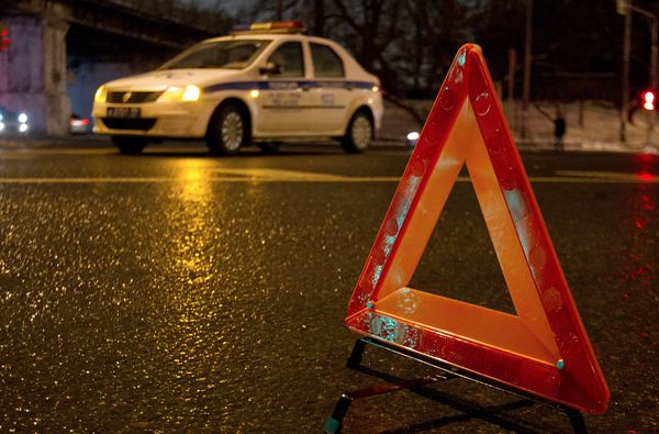 В Приморье пьяный водитель убил двух человек в ДТП с тракторной тележкой