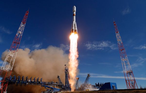 С Плесецка запущена ракета с военным спутником связи