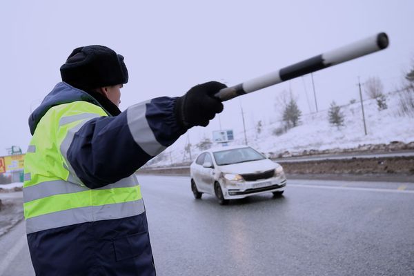 Легче заплатить официально. Почему не стоит предлагать взятку инспекторам ГИБДД
