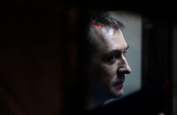Суд отказался пересмотреть иск Генпрокуратуры к Захарченко о конфискации имущества