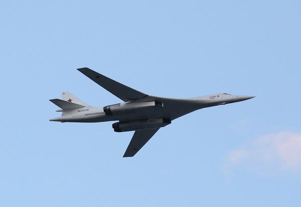 СМИ: Бомбардировщики Ту-160 оборудуют гиперзвуковым оружием