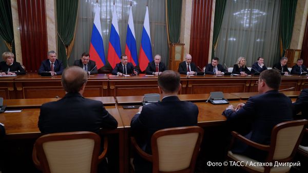 Время новых: почему Владимир Путин распустил правительство?