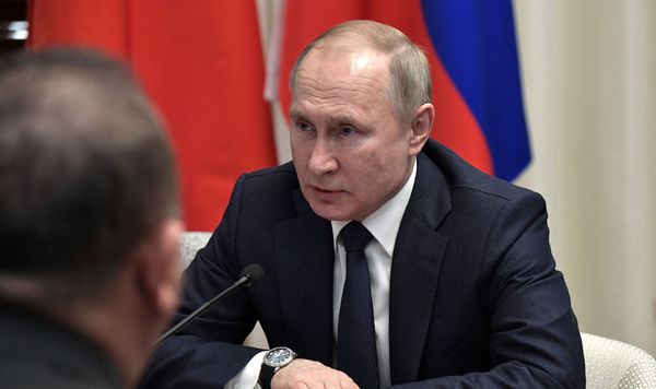 Путин поручил рассмотреть вопрос об ужесточении наказания за оскорбление