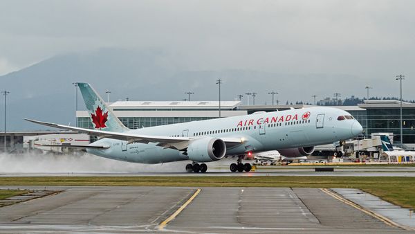 В Мадриде аварийно сел пассажирский самолёт Air Canada