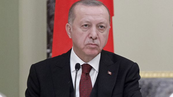 Востоковед: Визит Эрдогана в Москву вызван необходимостью "сохранить лицо" 
