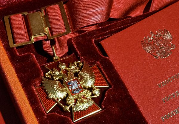 Путин присвоил Юрию Антонову и Ирине Муравьёвой орден "За заслуги перед Отечеством"