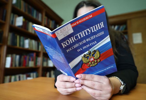 Депутаты Петербурга и Москвы поддержали поправки в конституцию