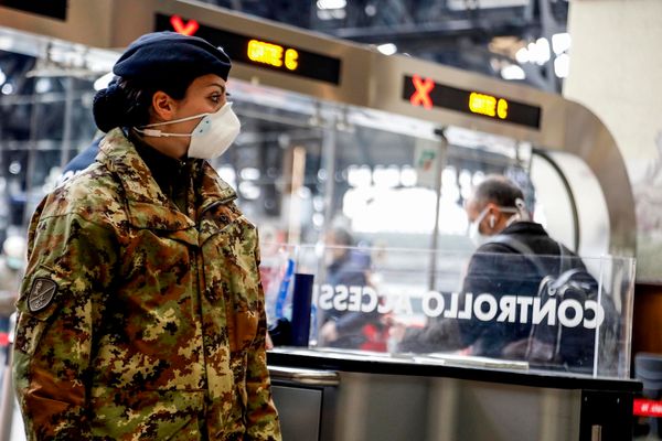 До 113 тысяч возросло число инфицированных коронавирусом во всём мире