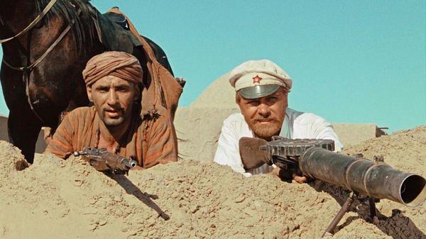 Клубничка, стычки с бандитами и голодные поклонницы : Какие скандалы были на съёмках "Белого солнца пустыни"