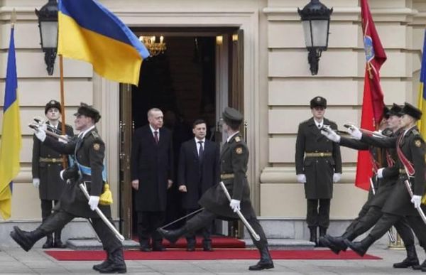 Эрдоган поприветствовал почётный караул в Киеве фразой "Слава Украине!"