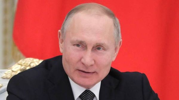 Путин поддержал идею закрепить доступность медпомощи в конституции