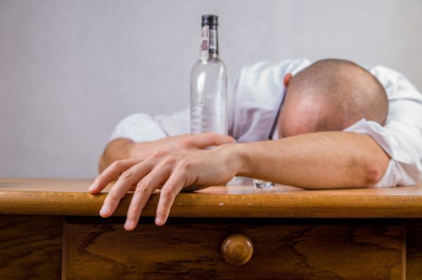 В Казахстане 15 человек насмерть отравились алкоголем