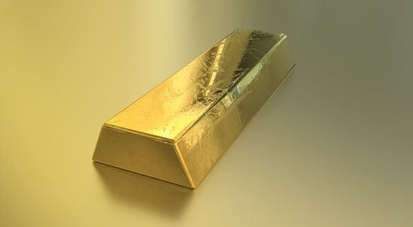 Цена золота из-за коронавируса достигла максимума за последние семь лет