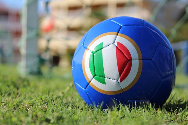 Чемпионат Италии по футболу оказался под угрозой из-за коронавируса
