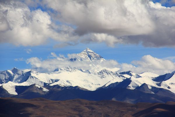 Непал приостановил выдачу виз и отменил экспедиции на Эверест из-за коронавируса