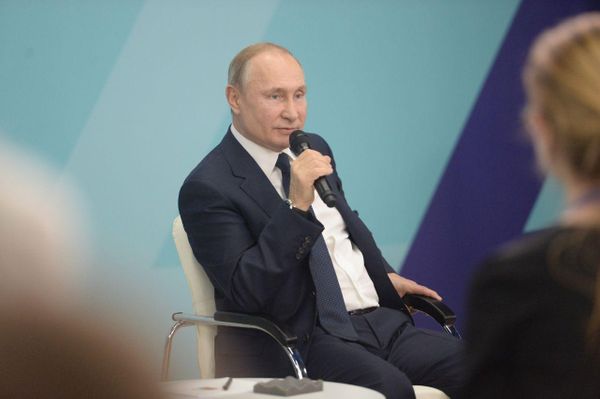 Путин назвал Кудрина корифеем, разбирающимся "во всех науках"
