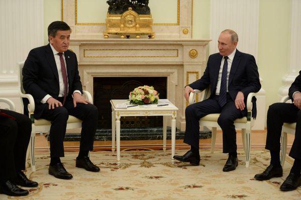 Путин встретился с президентом Киргизии в Кремле