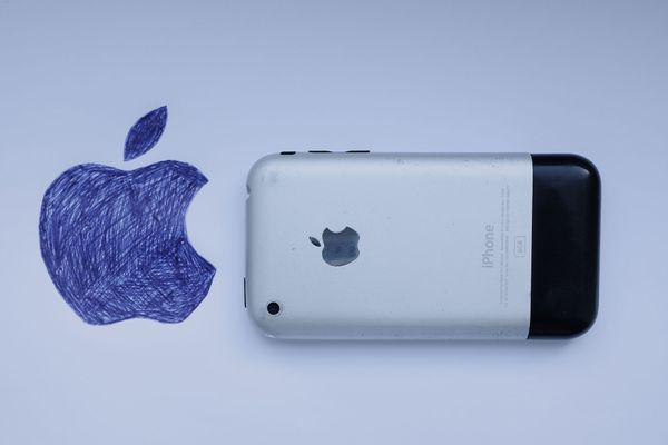 Страшная правда о первом телефоне Apple. Продукты Samsung, Huawei и Oppo, которые вы не видели