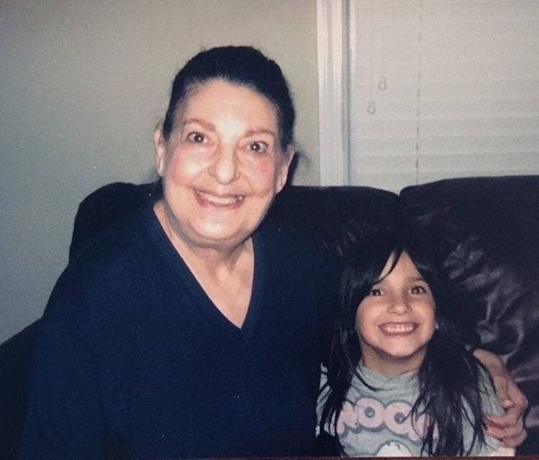 Внучка записала видео, как семья прощалась с бабушкой, которая не знала, что скоро умрёт от CoViD-19