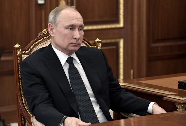 "Без полбанки не разберёшься". Путин призвал проще объяснять народу суть поправок в конституцию