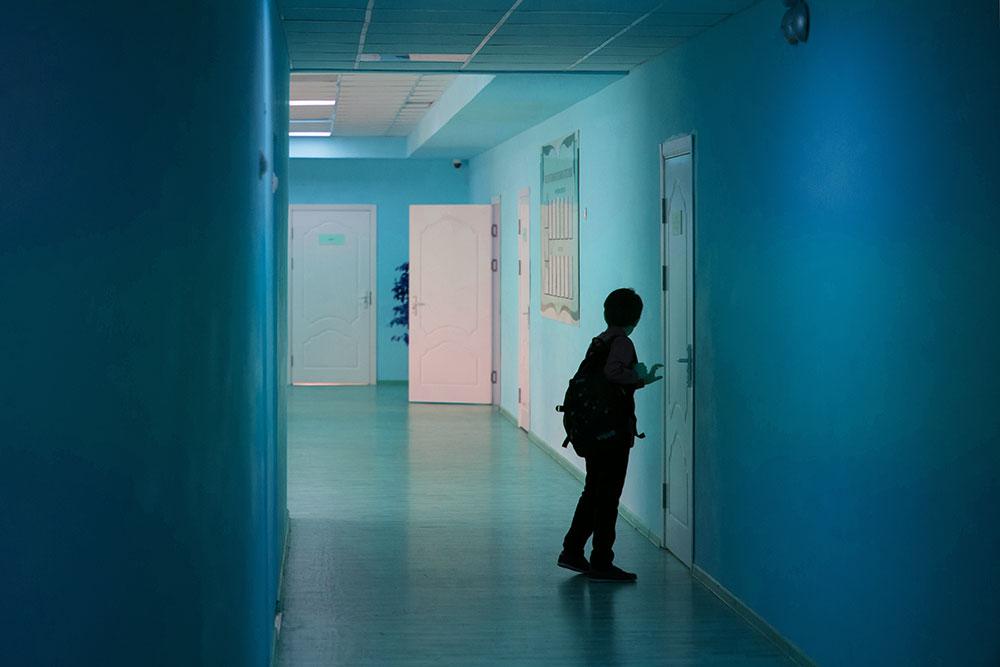 В Москве уволился директор школы, где дети получили ожоги роговицы из-за кварцевой лампы