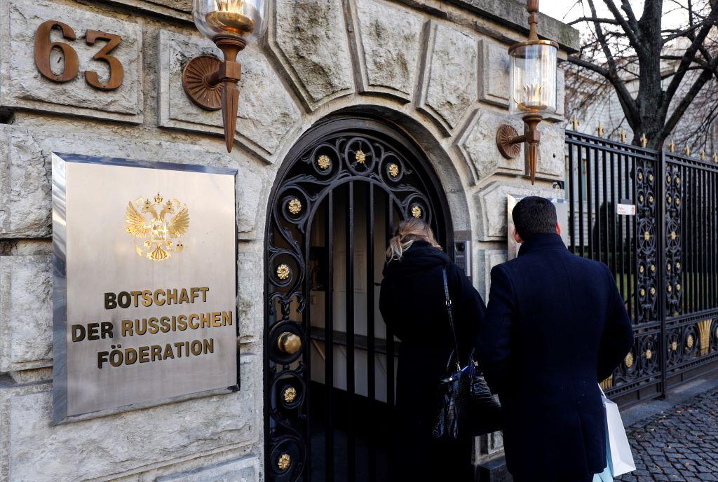 МИД порекомендовал российским дипломатам, работающим за рубежом, воздержаться от отпусков
