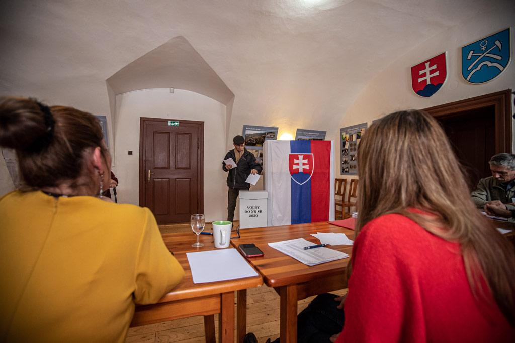 В Словакии на парламентских выборах умерли два человека
