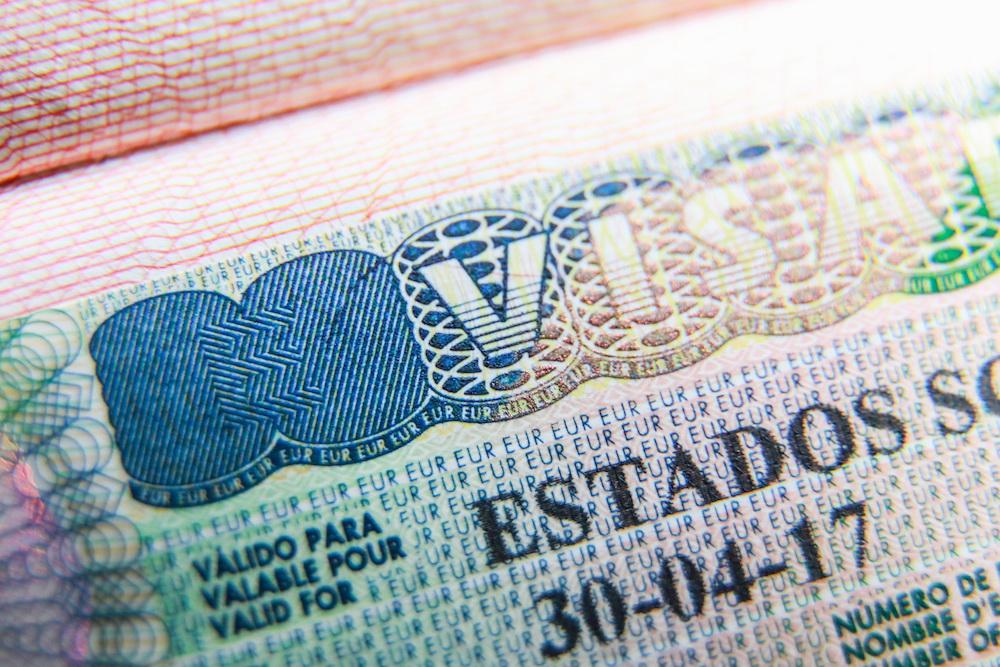 Болгария начнет выдавать шенгенские визы