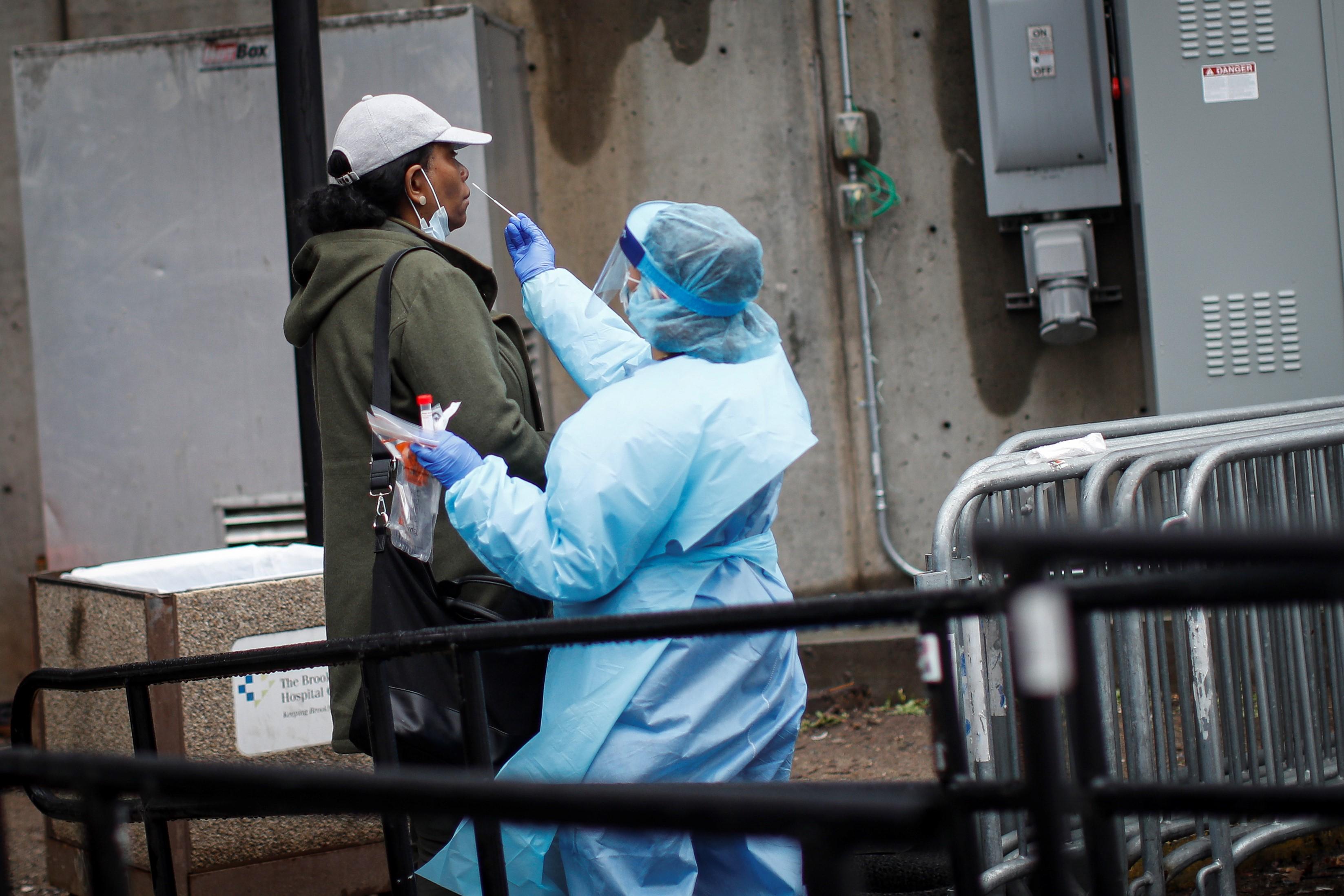 США обошли Китай по числу умерших от коронавируса