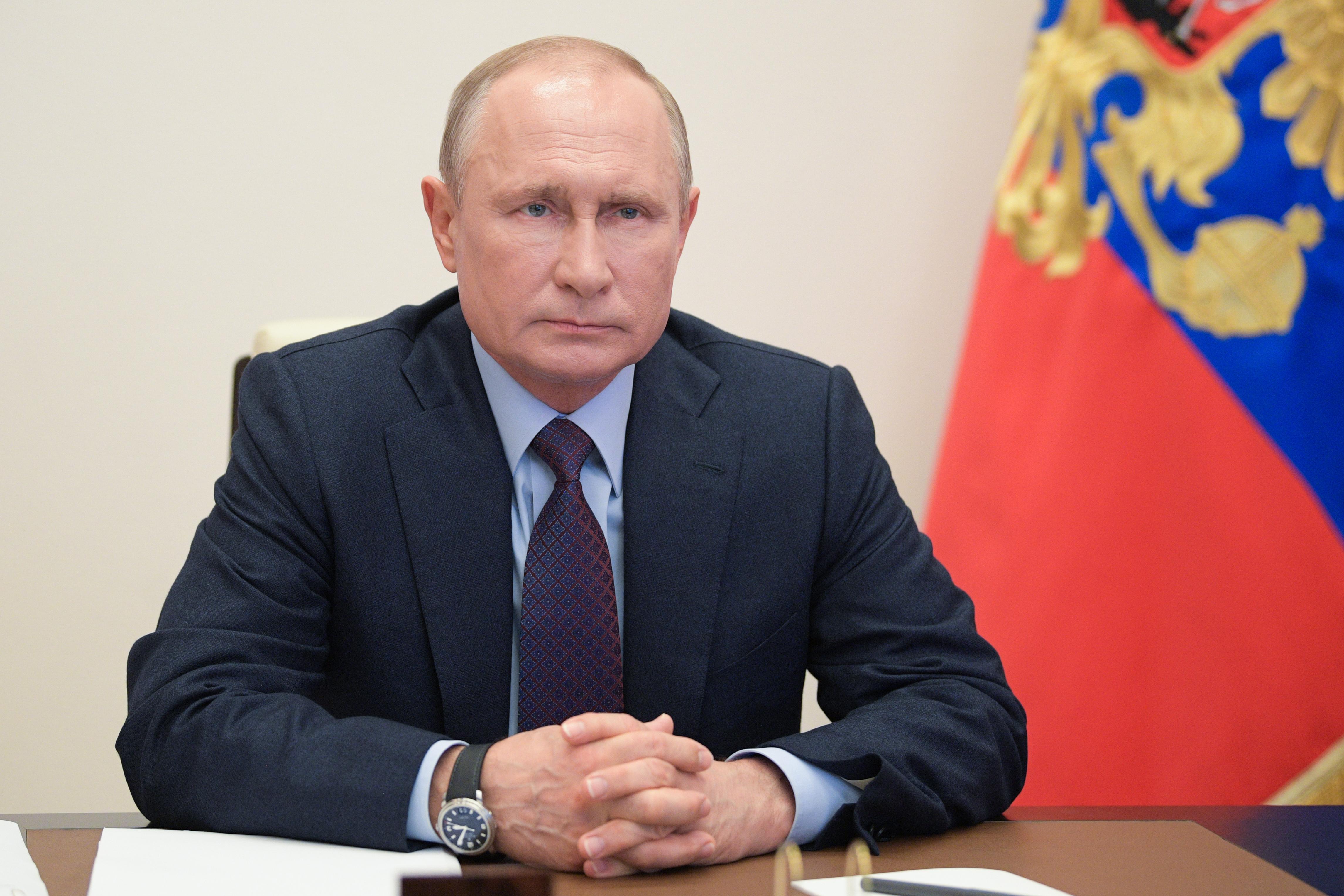 Путин поручил подумать, как ужесточить наказания за лесные пожары