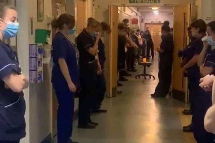 В роддоме узнали о смерти медсестры от CoViD-19, и это фото передаёт весь ужас происходящего