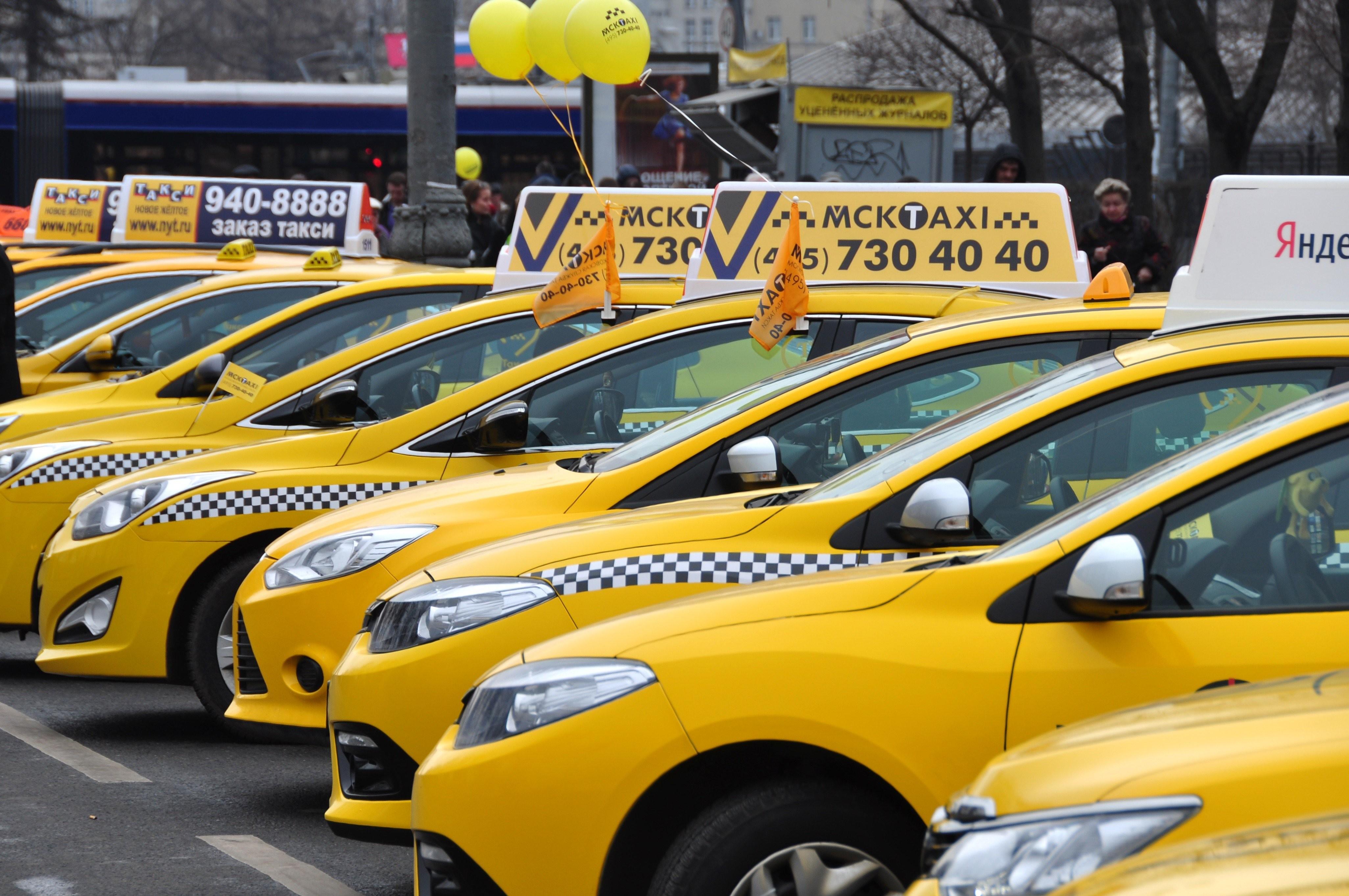 Москвичам объяснили, как будет работать пропускная система в такси