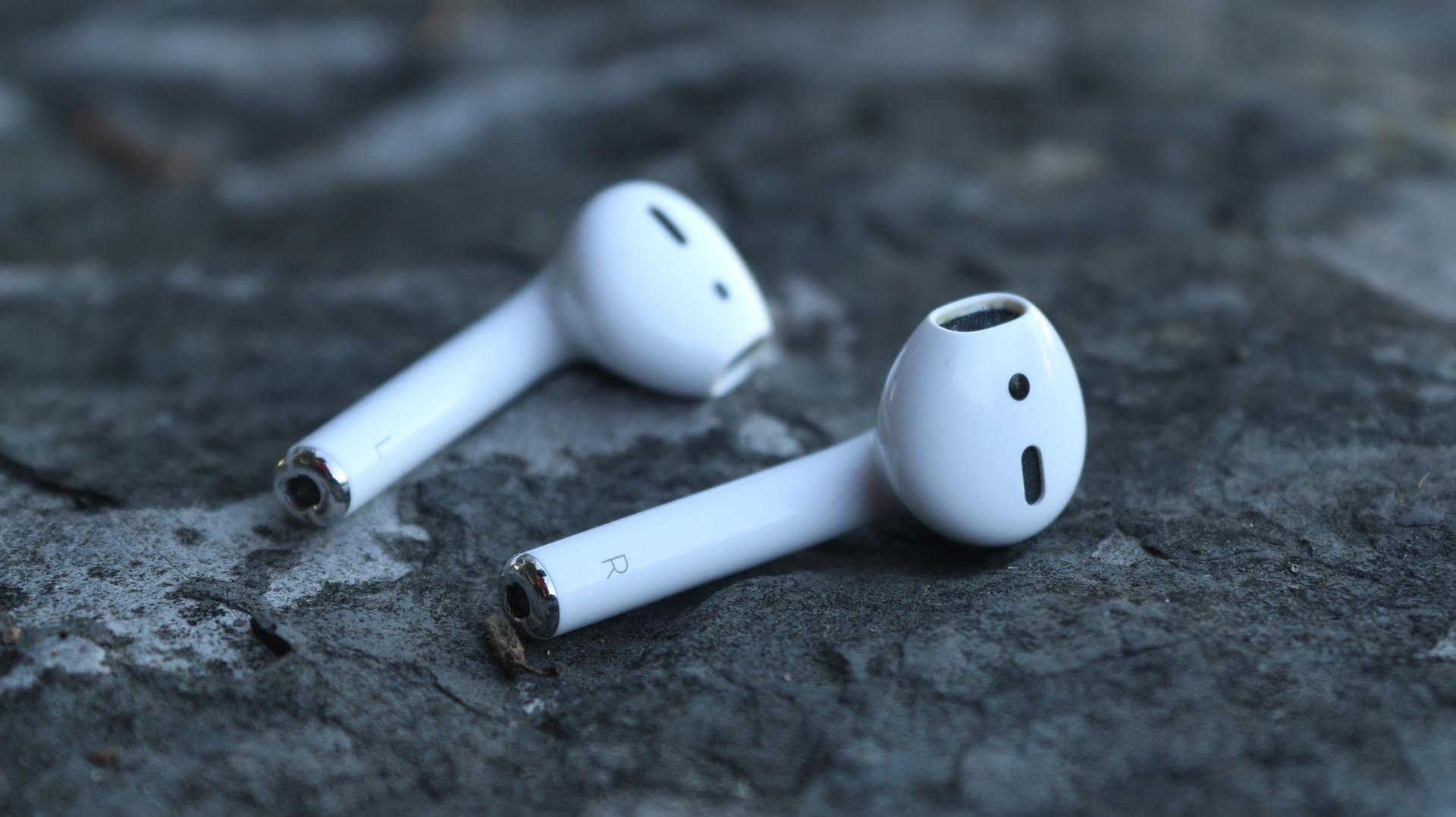 Можно ли пользоваться airpods в самолете