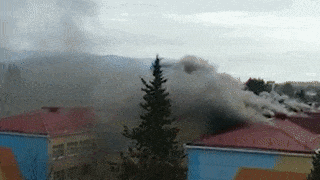 В школе в Адлере произошёл пожар — видео