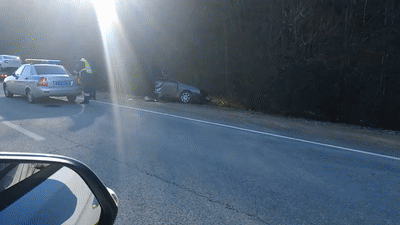 Водитель чудом выжил в разорванной пополам машине — видео с места ДТП
