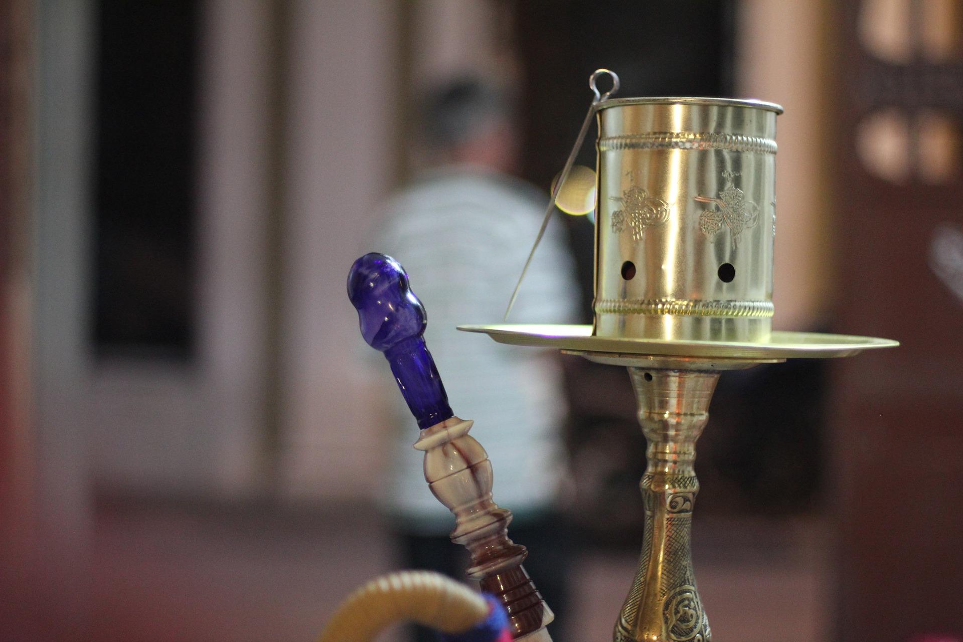 В Минздраве назвали обоснованным запрет курения кальянов в барах и ресторанах
