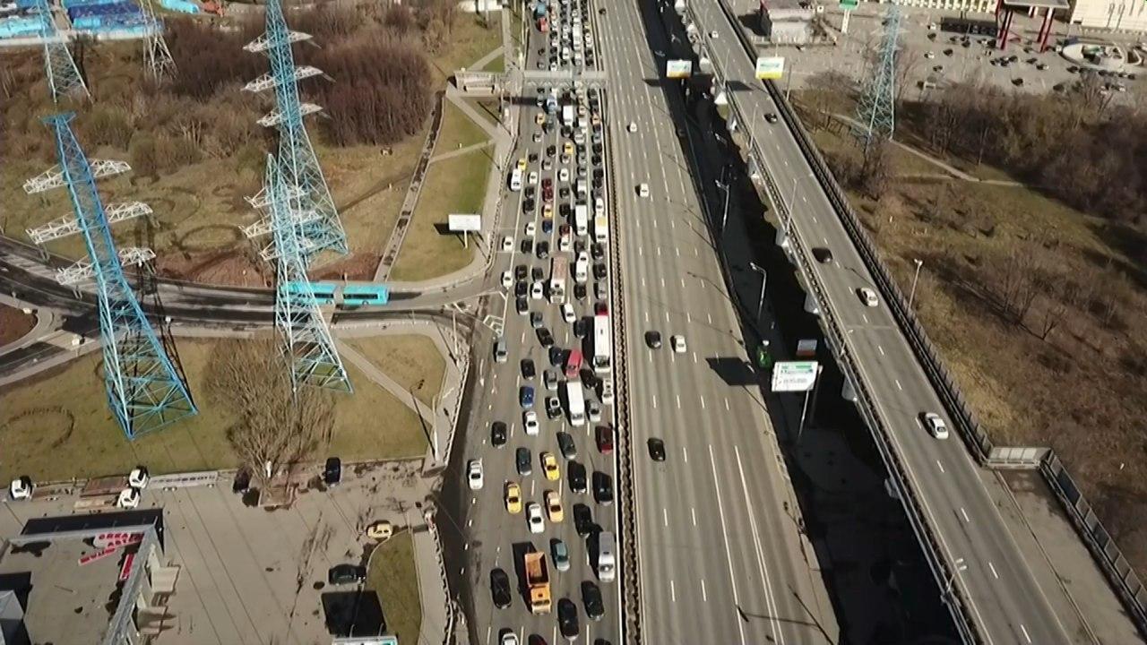 Пробки в москве сейчас ленинградское. Пробка на Ленинградском шоссе. Ленинградское шоссе пробки. Москва пробка Ленинградское шоссе. Пробка на Ленинградском шоссе в Эммаусе.