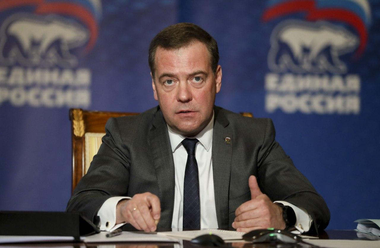 Медведев призвал единороссов пожертвовать месячную зарплату на борьбу с коронавирусом