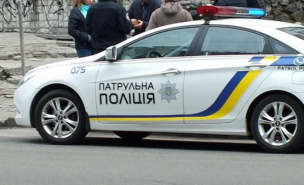 Во Львове двое полицейских были ранены в ходе массовой драки